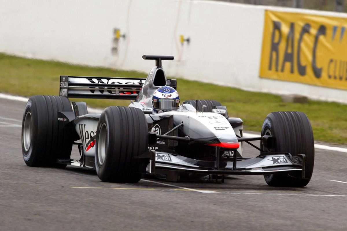 Monopostul condus de Raikkonen și Coulthard, scos la licitație pentru o sumă colosală