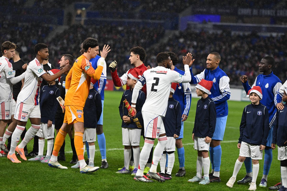 Cadou incredibil de Crăciun făcut de Lyon echipei amatoare pe care a eliminat-o din Cupa Franței