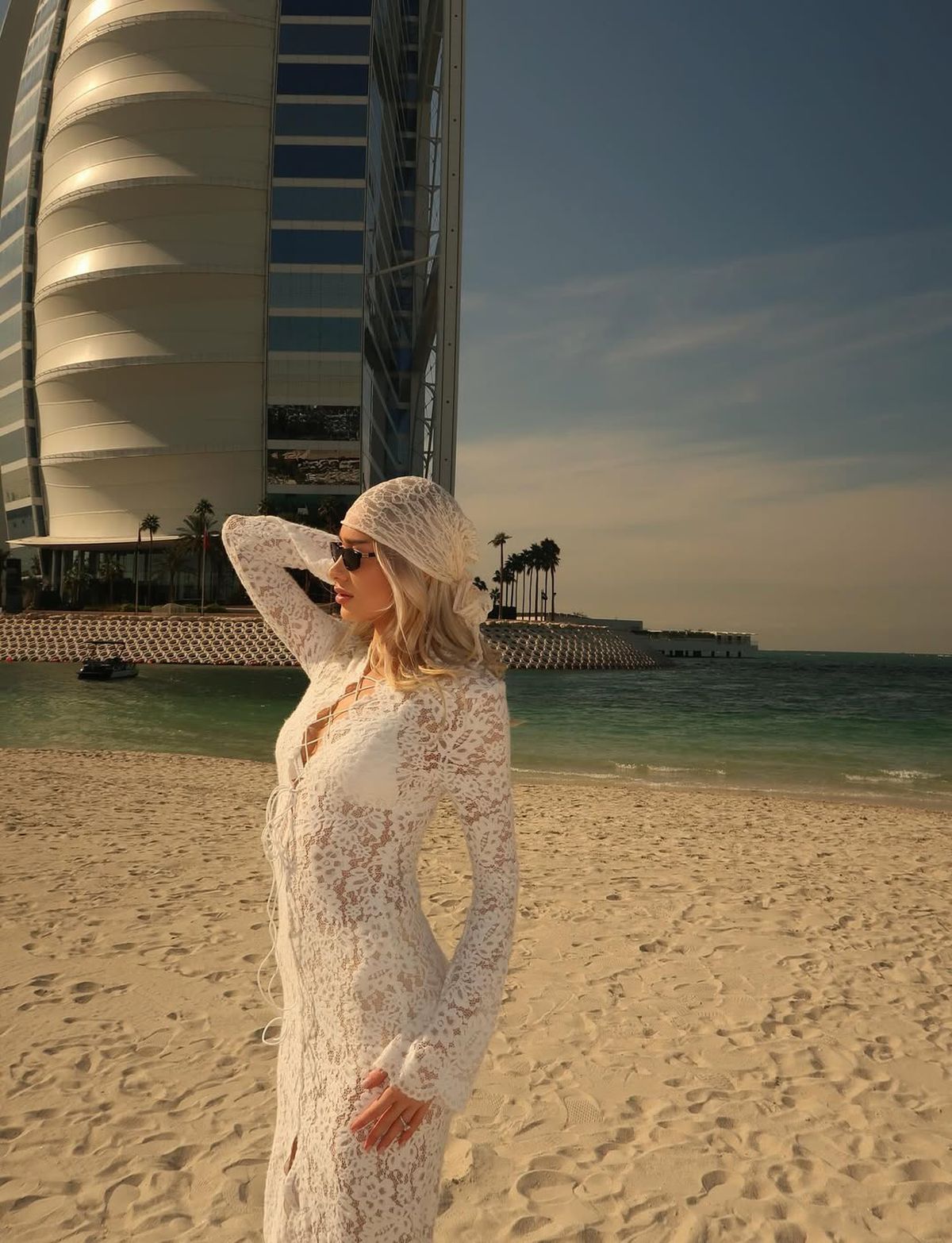 Ami Colhon, iubita lui Valentin Mihăilă