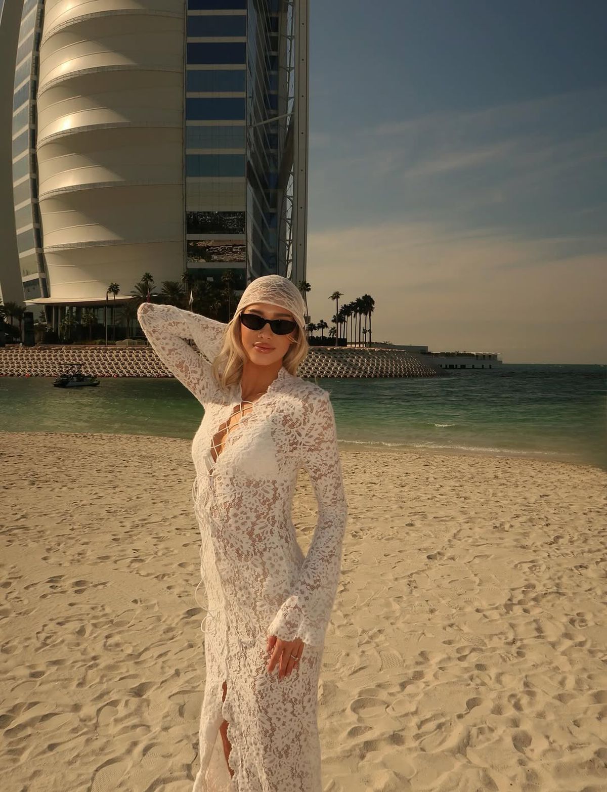 Ami Colhon, iubita lui Valentin Mihăilă