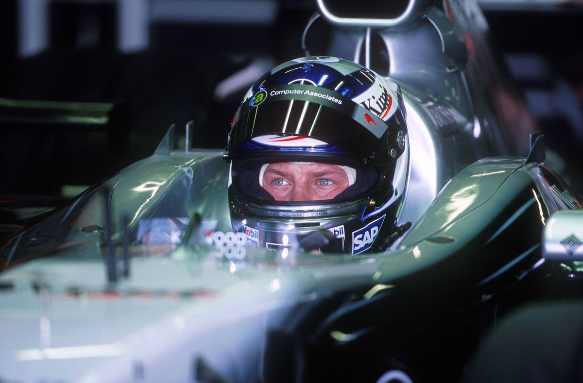 Monopostul condus de Raikkonen și Coulthard, scos la licitație pentru o sumă colosală