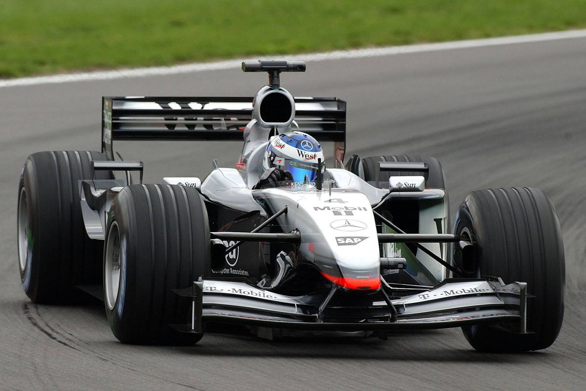 Monopostul condus de Raikkonen și Coulthard, scos la licitație pentru o sumă colosală