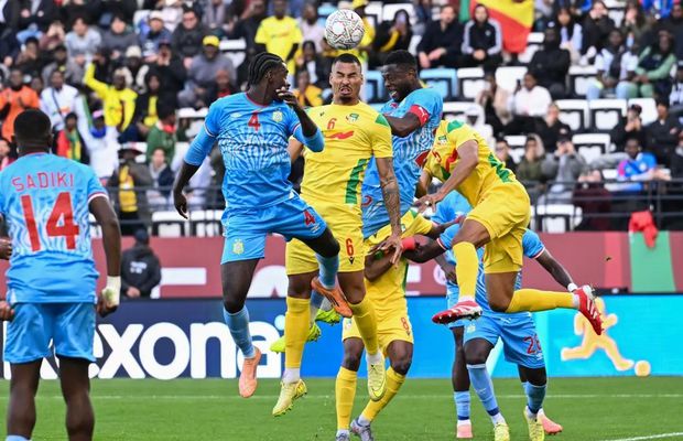 Stoperul Petrolului și coechipierii fac scandal, după ce VAR s-a stricat și li s-a refuzat un penalty