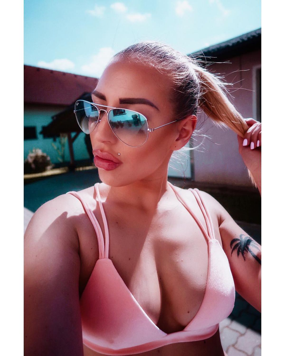 GALERIE FOTO Andreja, imagini provocatoare după meci! Își compară fundul cu un Ferrari: „Nu-l poți ține în garaj!”