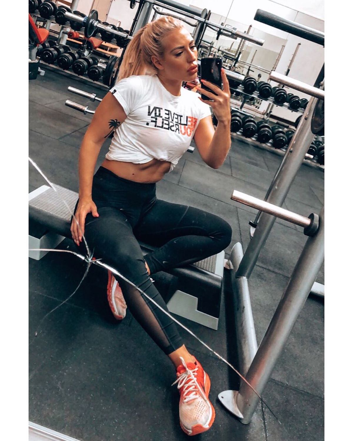 GALERIE FOTO Andreja, imagini provocatoare după meci! Își compară fundul cu un Ferrari: „Nu-l poți ține în garaj!”