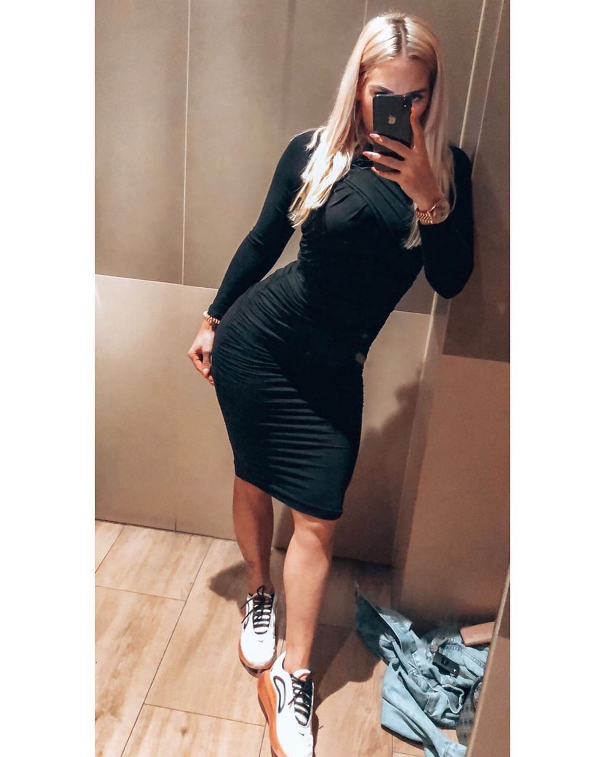 GALERIE FOTO Andreja, imagini provocatoare după meci! Își compară fundul cu un Ferrari: „Nu-l poți ține în garaj!”