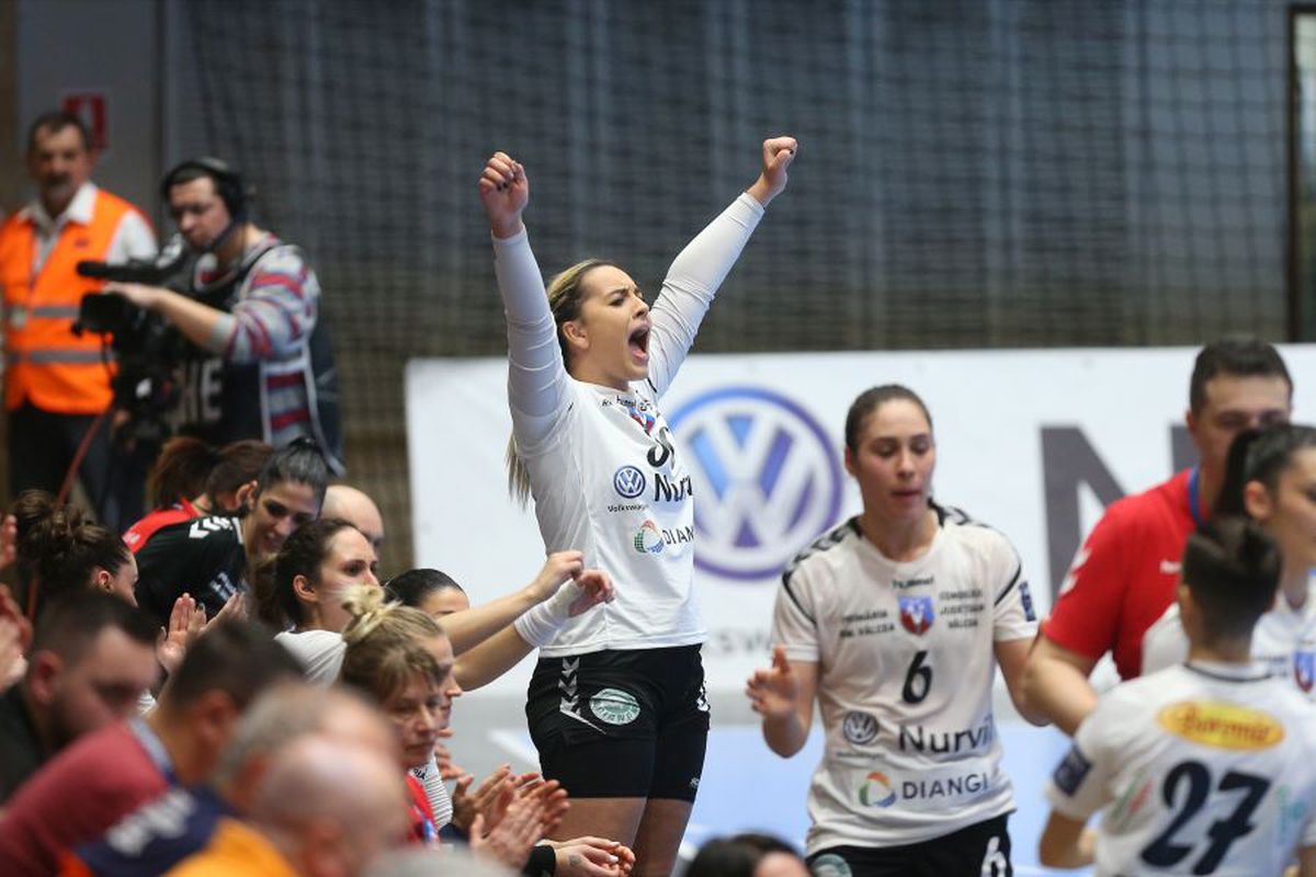 SCM RM. VÂLCEA - KRIM LJUBLJANA 31-16 // FOTO Ca un tăvălug! Campioana României, debut entuziasmant în grupele principale