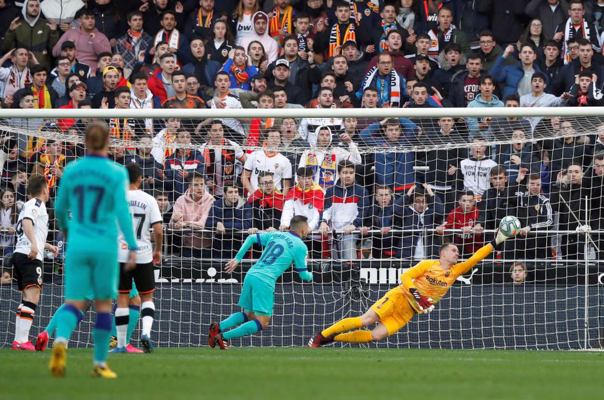VALENCIA - BARCELONA 2-0 // VIDEO+FOTO Continuă degringolada catalanilor: Barcelona și Quique Setien, îngenuncheați în tărâmul „liliecilor”
