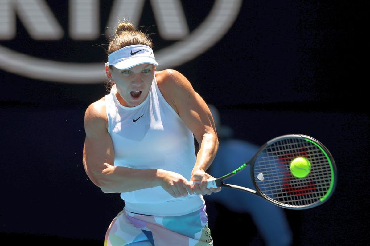 SIMONA HALEP LA AUSTRALIAN OPEN // FOTO Selfie-ul zilei: Halep s-a pozat cu Toni Iuruc după victoria cu Yulia Putintseva