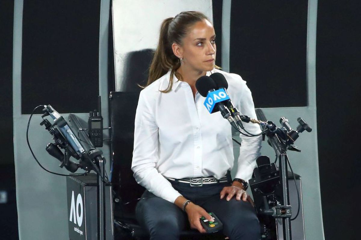 AUSTRALIAN OPEN 2020 // FOTO Marijana Veljovic, cea mai SEXY arbitră de la Australian Open: sârboaica are apariții extrem de elegante în scaun + a oficiat un meci istoric al Simonei Halep
