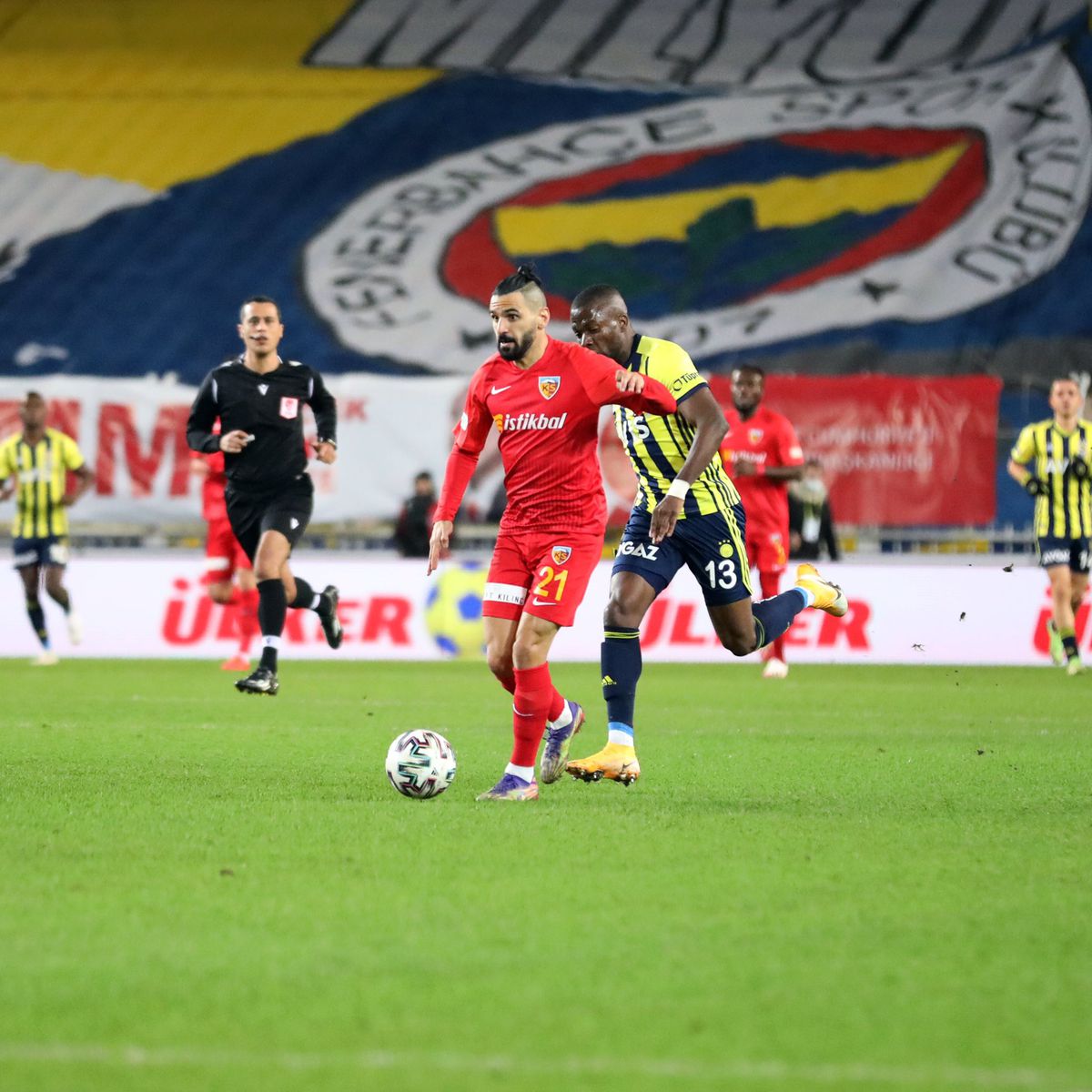 FENERBAHCE - KAYSERISPOR 3-0. Dan Petrescu, prima reacție după eșecul rușinos: „Nu e ușor să vorbești acum”