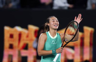 Curg reacțiile după ce Qinwen Zheng s-a calificat în prima finală de Mare Șlem: „Este o poveste fantastică la acest Australian Open”