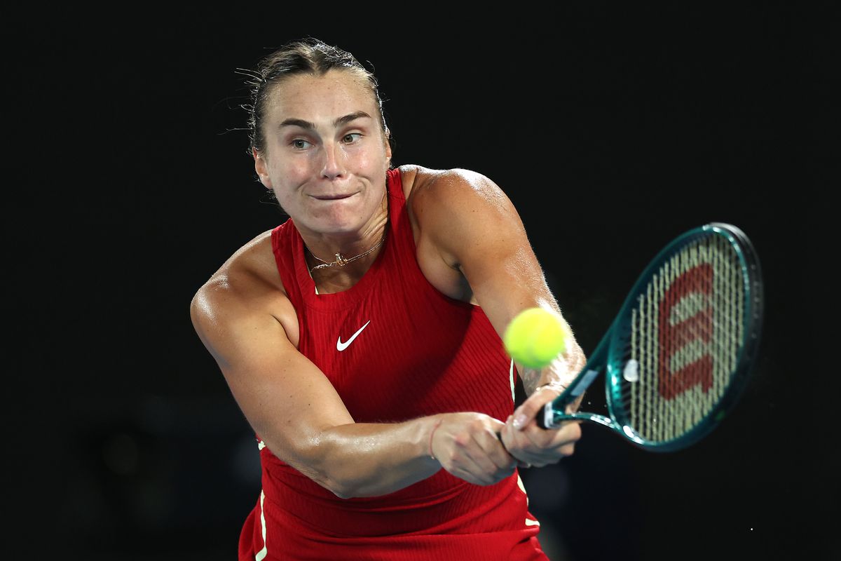 Aryna Sabalenka este prima finalistă de la Australian Open după ce a învins-o într-un meci intens pe Coco Gauff