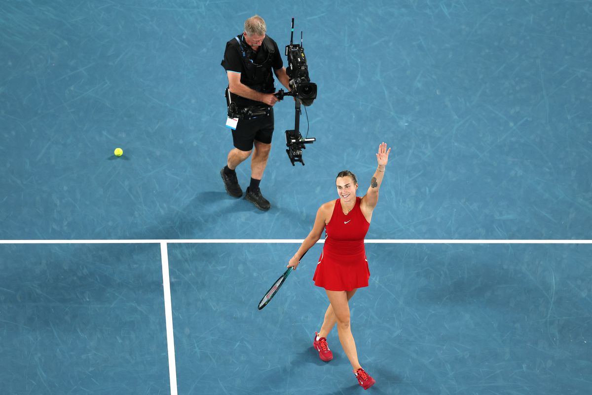 Aryna Sabalenka este prima finalistă de la Australian Open după ce a învins-o într-un meci intens pe Coco Gauff