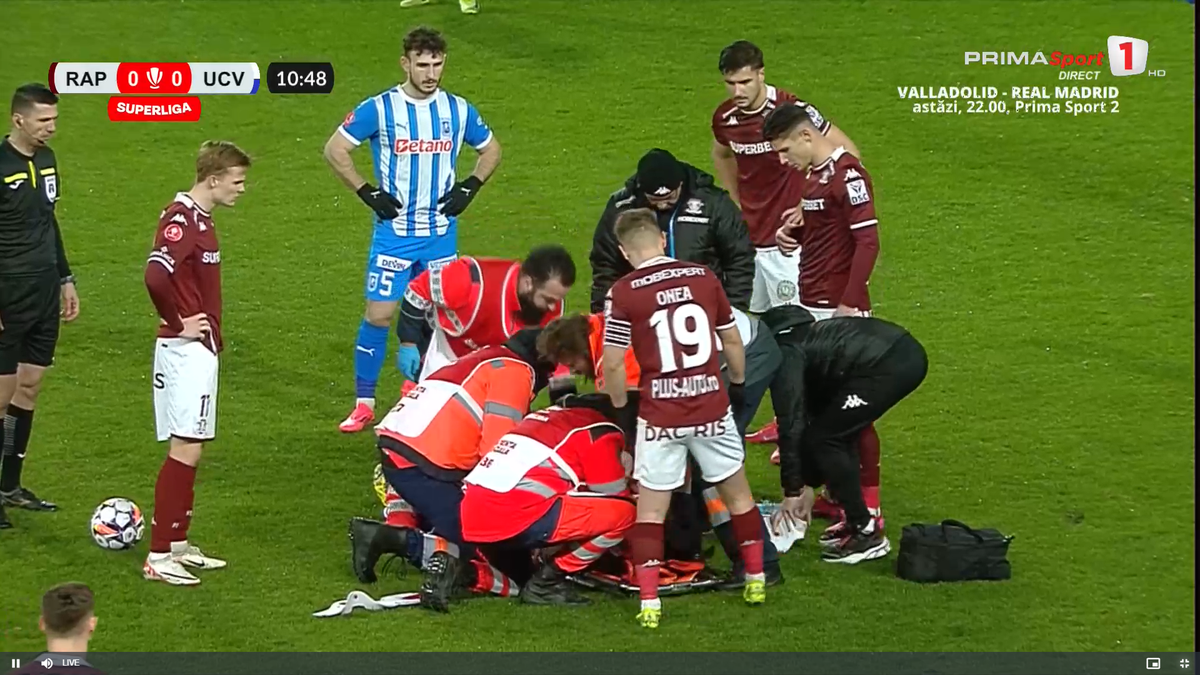 Jakub Hromada a părăsit terenul pe targă