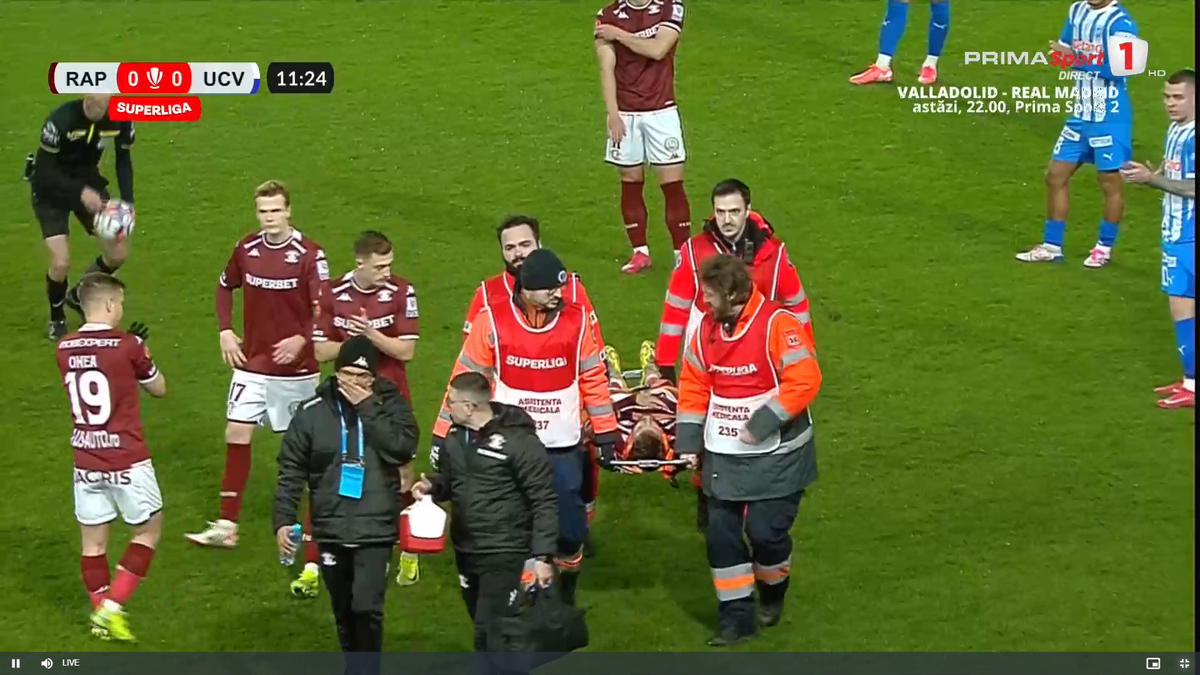 Jakub Hromada a părăsit terenul pe targă