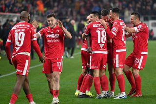 Fotbalistul lui Dinamo, criticat după meciul cu U Cluj: „Depășit, a pierdut toate duelurile”