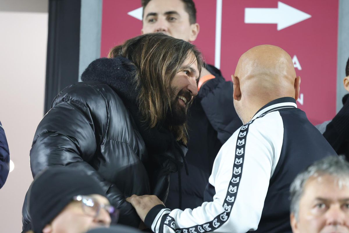 Dan Alexa și partenera, în Giulești la Rapid - Universitatea Craiova