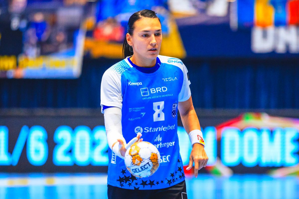 Senzațional modul în care danezii o tratează pe Cristina Neagu, înainte de NFH - CSM București » A luat cuvântul și Helle Thomsen: „Veniți la sală!”