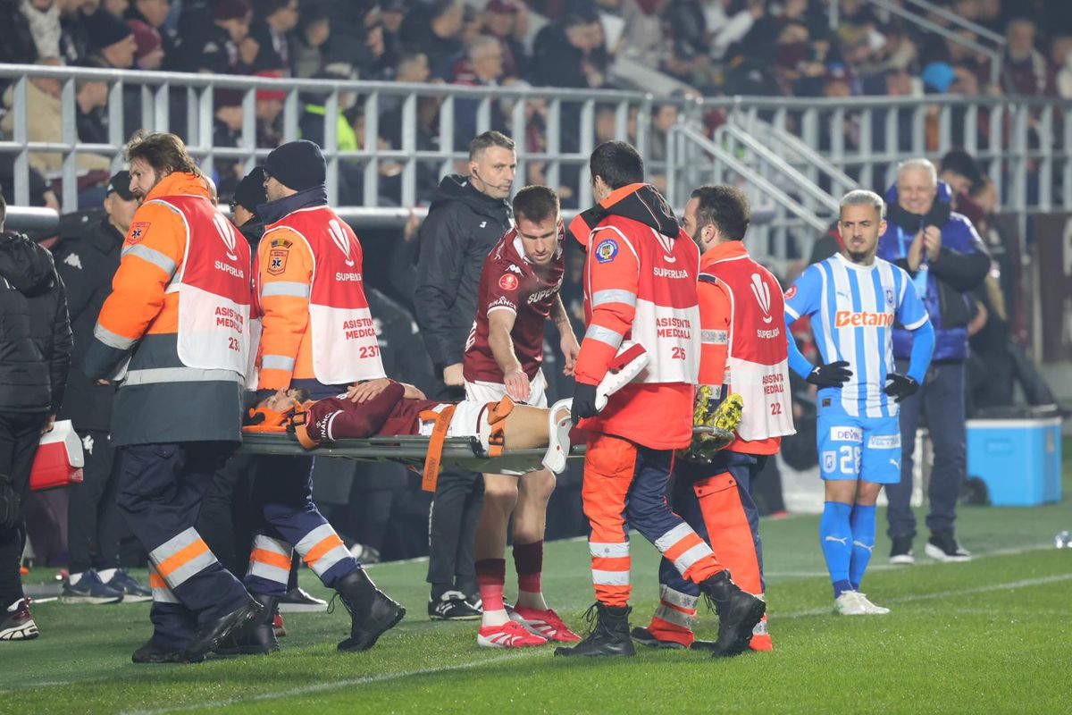 Jakub Hromada a părăsit terenul pe targă