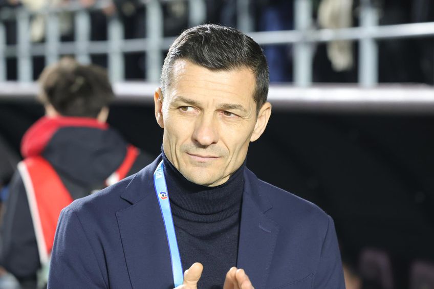 Costel Gâlcă în timpul meciului Rapid - Universitatea Craiova/ Foto: Ionuț Iordache GSP