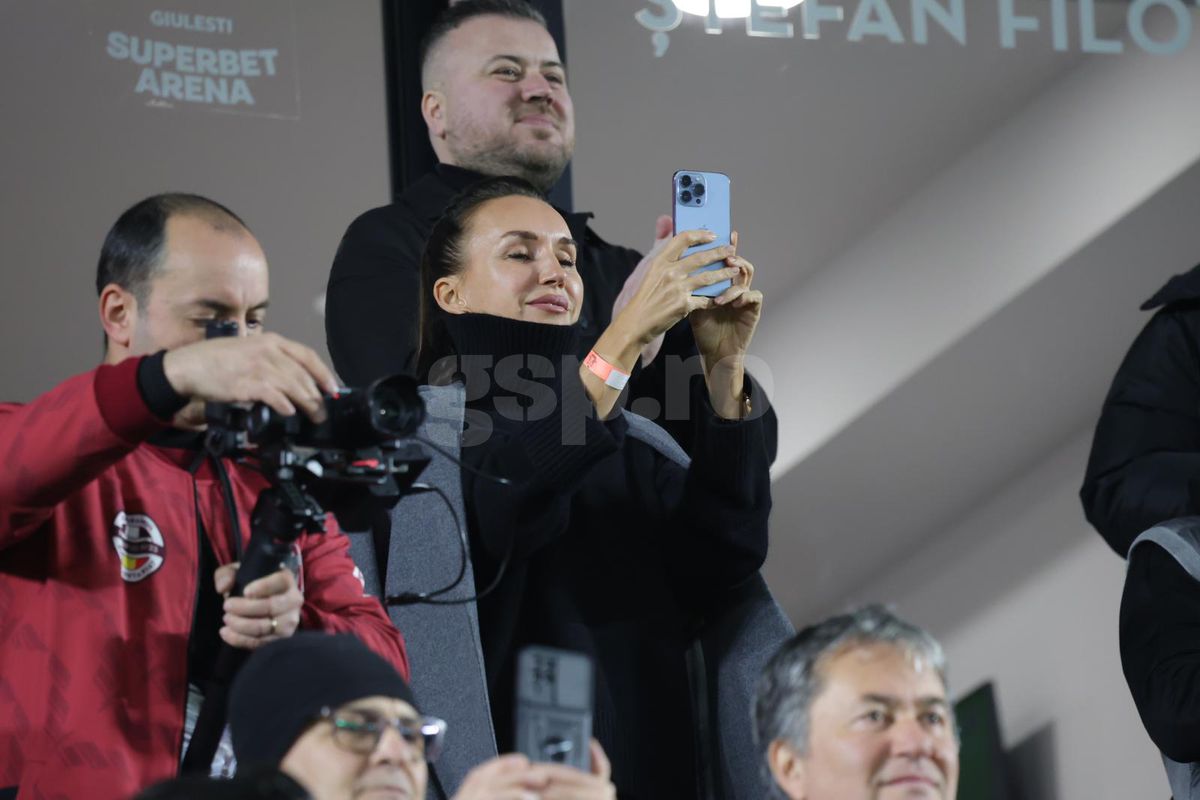 Iulia și Răzvan Raț, la Rapid - Universitatea Craiova