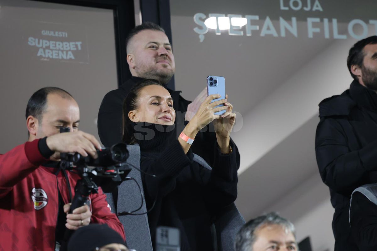 Iulia și Răzvan Raț, la Rapid - Universitatea Craiova