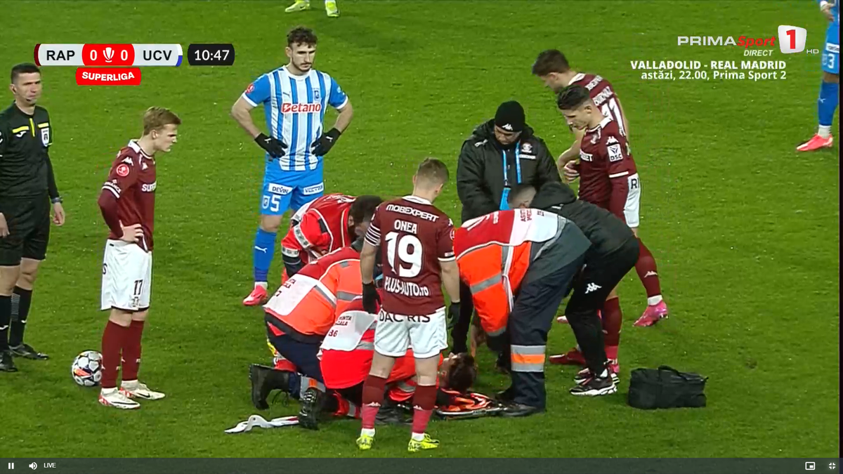Clipe de panică în Giulești: titularul Rapidului a părăsit terenul pe targă, cu guler cervical