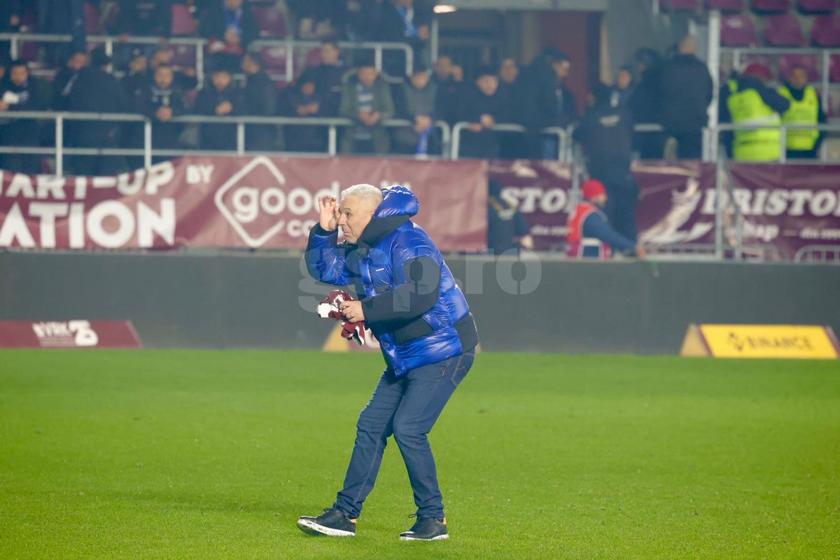 Marius Șumudică l-a lăudat după Rapid - Craiova: „Senzațional, vreau să-l felicit” + Un jucător dat afară: „Pleacă”