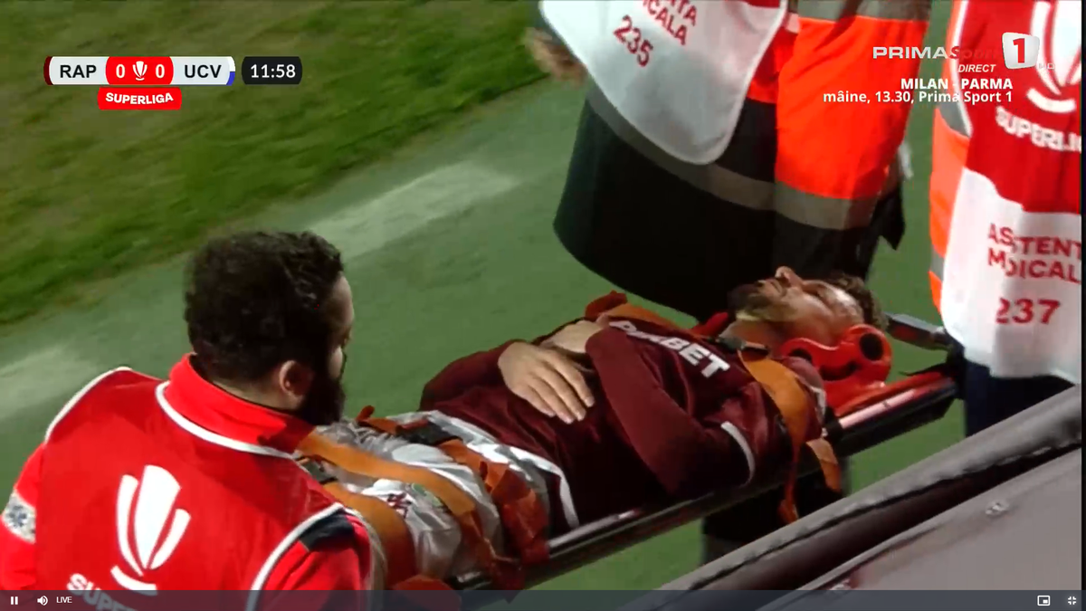 Clipe de panică în Giulești: titularul Rapidului a părăsit terenul pe targă, cu guler cervical