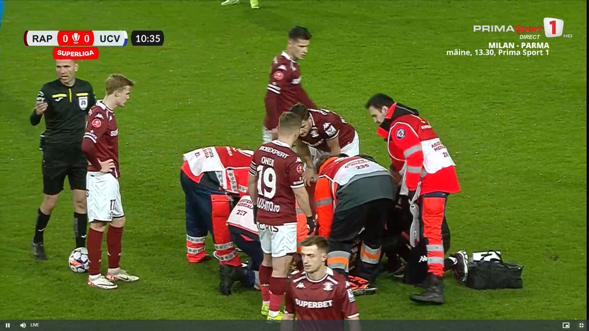 Jakub Hromada a părăsit terenul pe targă