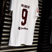 Sponsor nou la FCSB - CFR Cluj // FOTO: Facebook @CFR Cluj