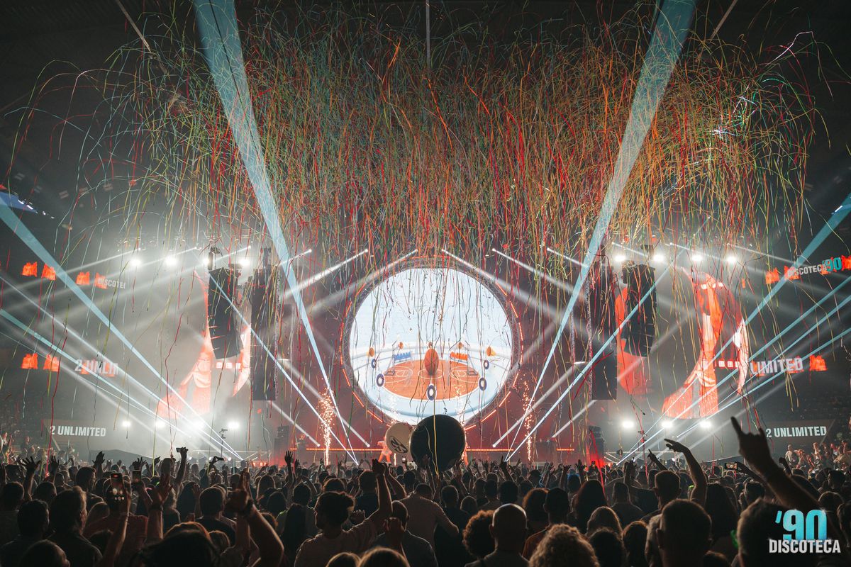 STOP spectacolelor de manele într-o sală polivalentă din România