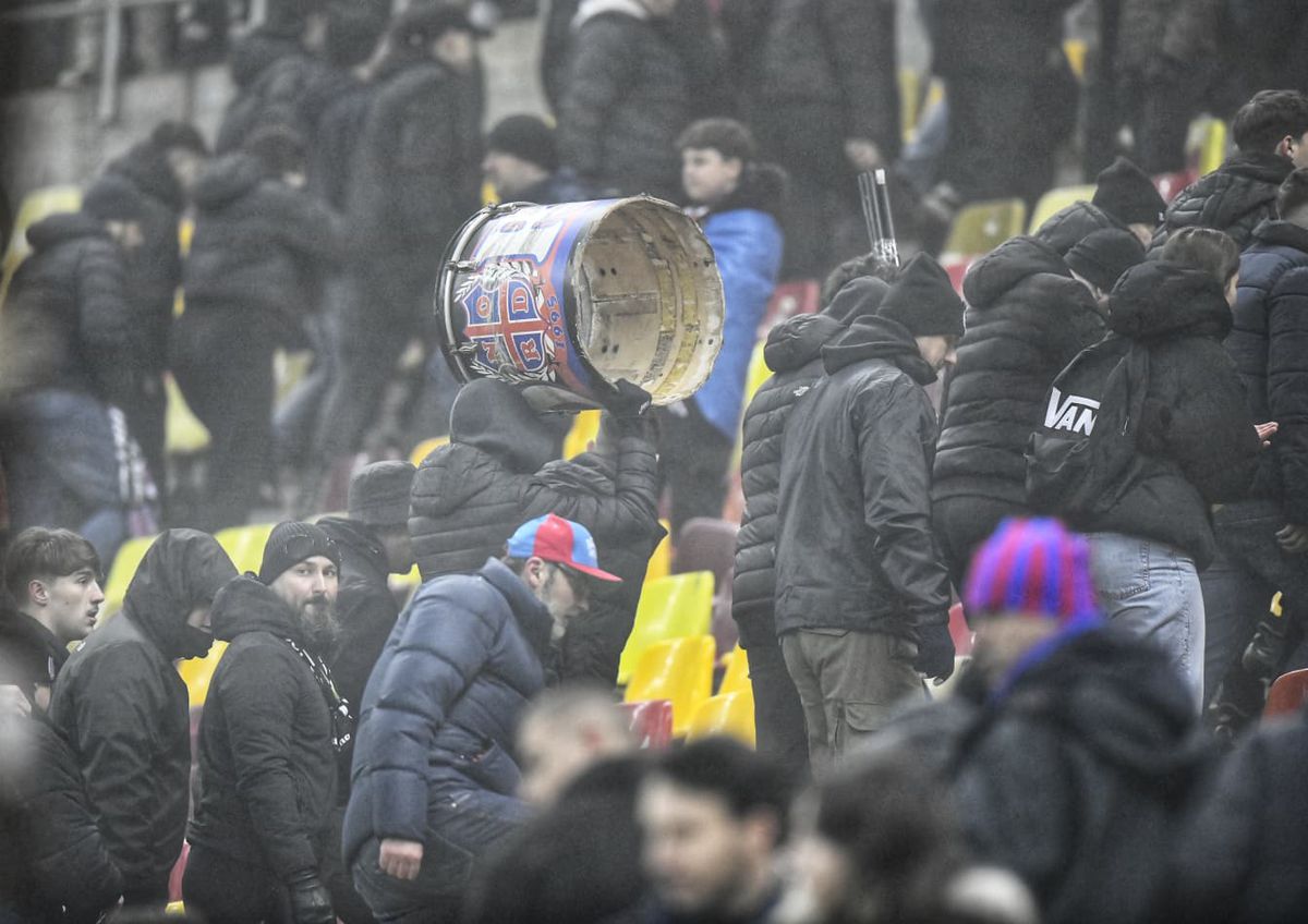 Ce a făcut Peluza Nord pe finalul meciului FCSB - CFR Cluj