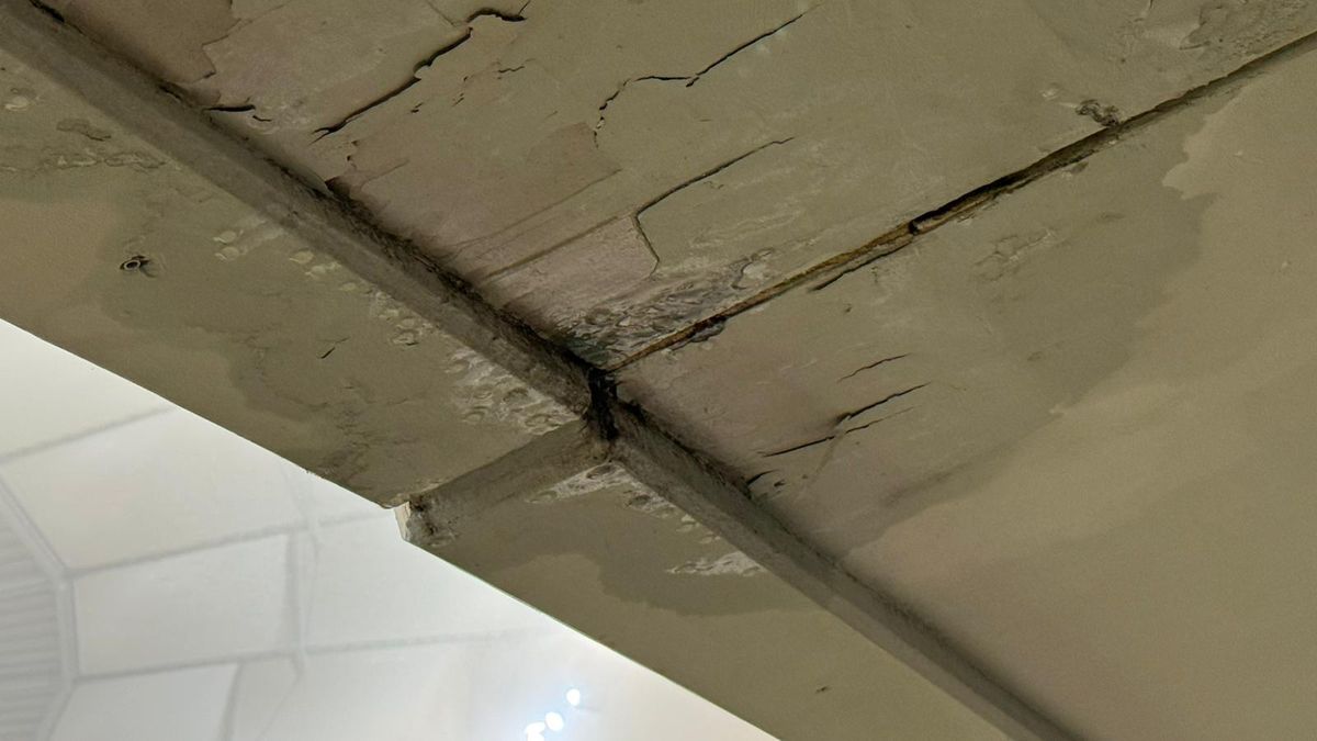 Plouă prin tavanul Arenei Naționale înainte de FCSB - CFR Cluj