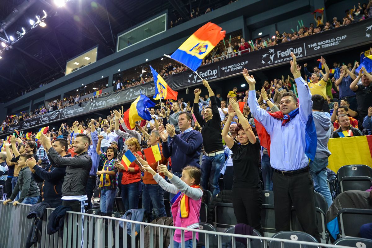 STOP spectacolelor de manele într-o sală polivalentă din România