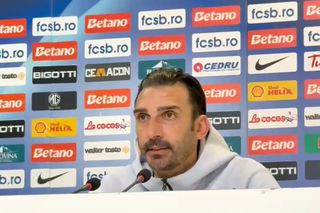 „Îmi asum toată responsabilitatea” » Charalambous s-a ridicat și a părăsit conferința