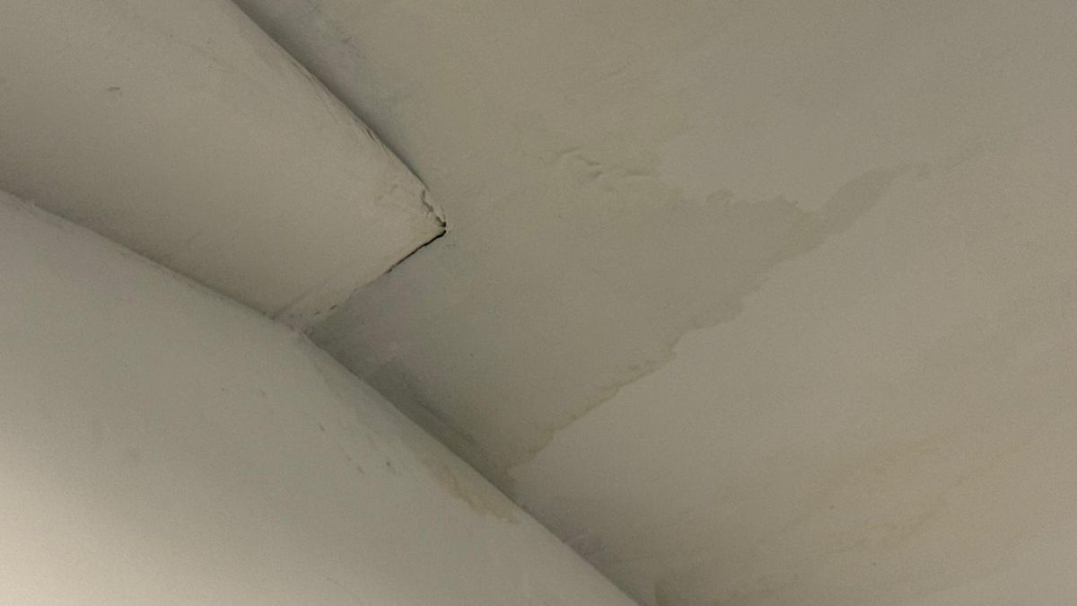 Plouă prin tavanul Arenei Naționale înainte de FCSB - CFR Cluj