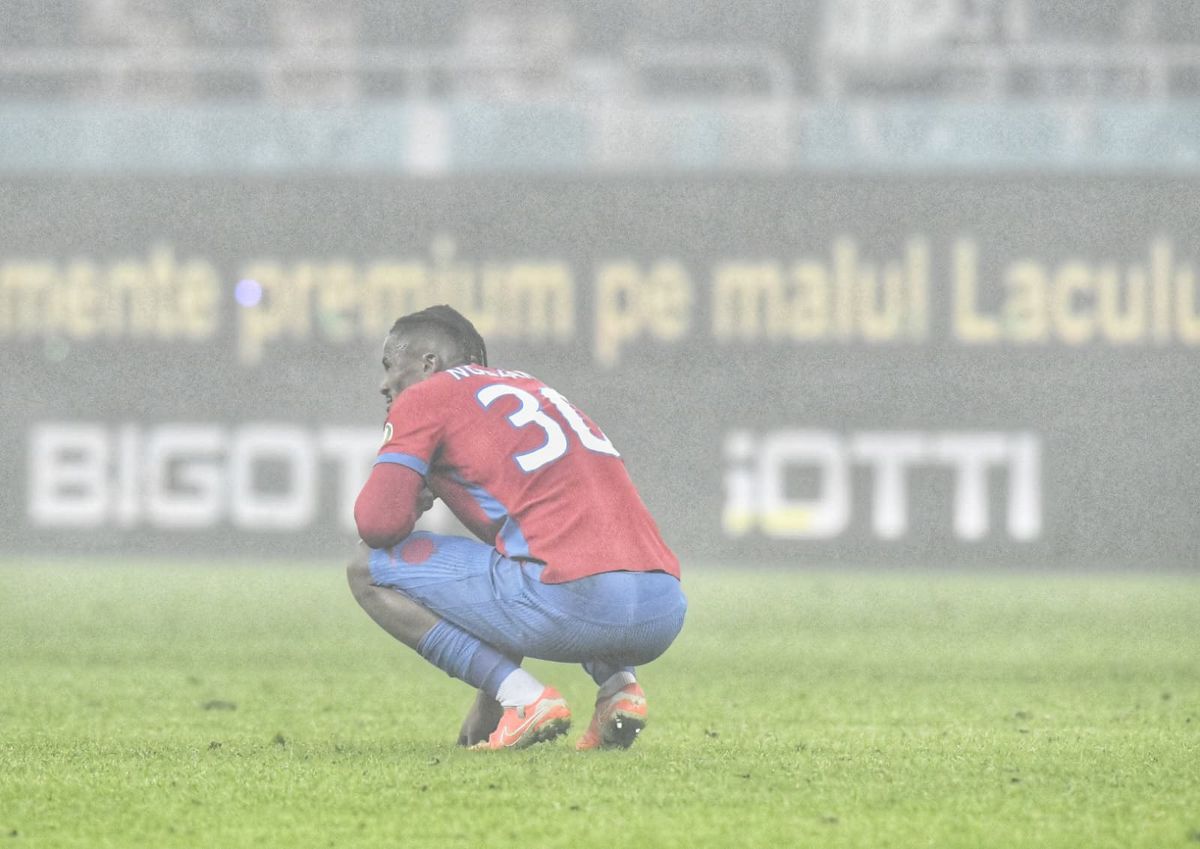 Peluza Nord FCSB fierbe! » Cine a intervenit și i-a oprit pe ultrași să nu le vandalizeze mașinile jucătorilor: „Vă credeți vedete. Prea multă aroganță”