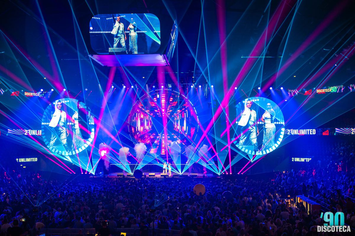 STOP spectacolelor de manele într-o sală polivalentă din România