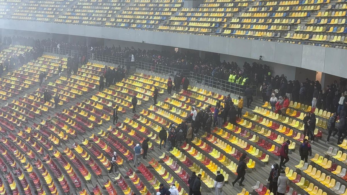 Peluza Nord FCSB fierbe! » Cine a intervenit și i-a oprit pe ultrași să nu le vandalizeze mașinile jucătorilor: „Vă credeți vedete. Prea multă aroganță”