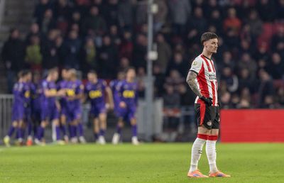 Peter Bosz, după ce l-a înlocuit pe Dennis Man la pauză: „În primele 15 minute m-am gândit: «La ce mă uit?»”