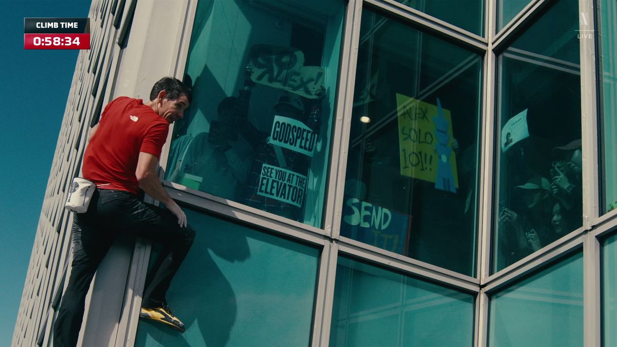 Performanță ULUITOARE! Cerul e limita » A reușit să escaladeze un zgârie-nori din Taiwan de 508 metri FĂRĂ coardă, în doar 95 de minute