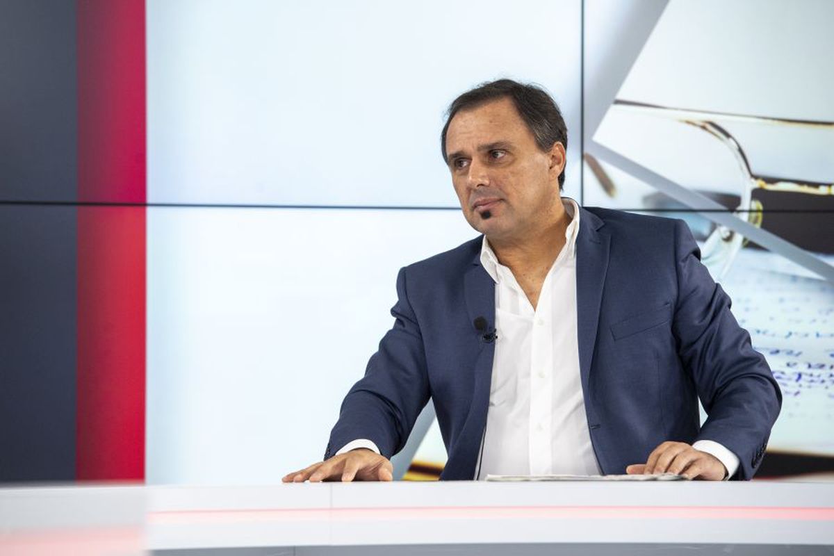 FCSB. Basarab Panduru îi distruge pe roș-albaștri: „Punem psiholog la toți slabii? Ei nu știu să dea cu piciorul în minge!”