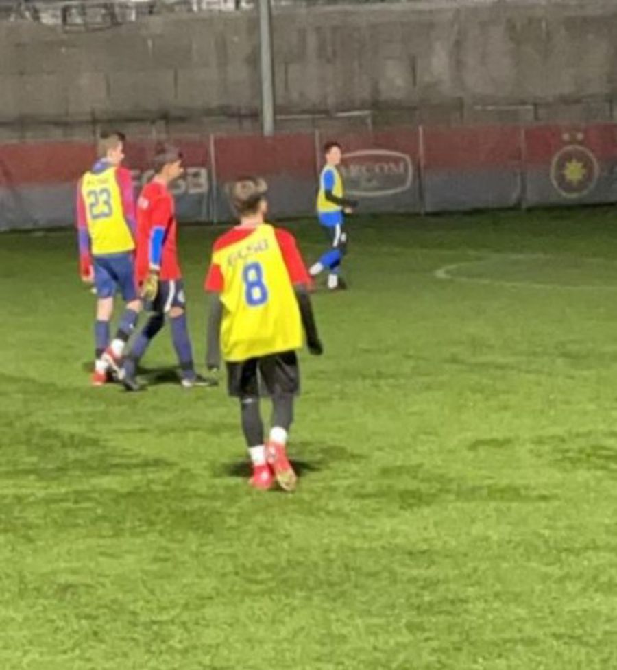 Dani Popescu, numărul 8, a postat pe Instagram o fotografie de la primele antrenamente la FCSB Dani Popescu, numărul 8, a postat pe Instagram o fotografie de la primele antrenamente la FCSB