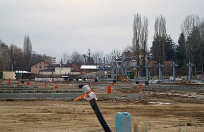 VIDEO + FOTO Un an pentru câțiva stâlpi! Lucrările la stadionul de 16 milioane de euro al unei echipe din Liga 1 întârzie nejustificat