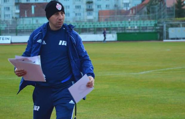 EXCLUSIV VIDEO Robert Ilyes, antrenor-jucător la 47 de ani: „Ne doare când auzim scandări xenofobe! Trăim în România, muncim și plătim impozite aici!” + povești savuroase cu George Copos