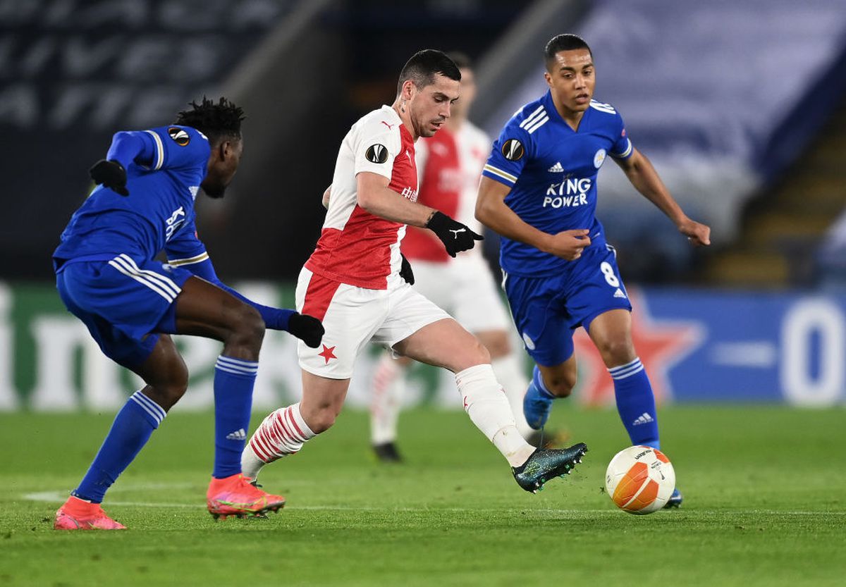 Nicolae Stanciu, în Leicester - Slavia Praga / FOTO: Guliver/GettyImages