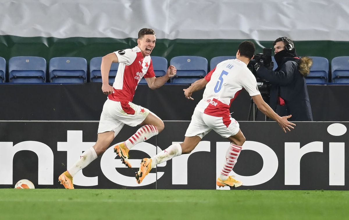Nicolae Stanciu, în Leicester - Slavia Praga / FOTO: Guliver/GettyImages