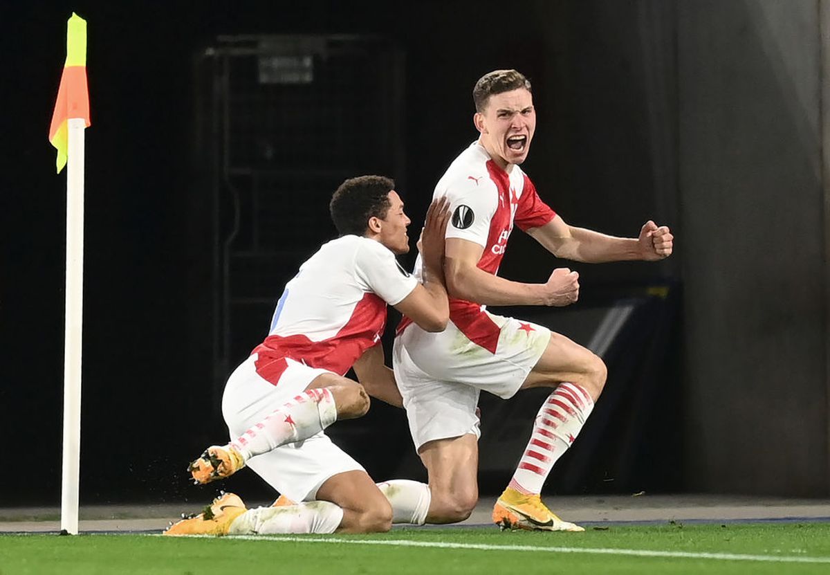 Nicolae Stanciu, în Leicester - Slavia Praga / FOTO: Guliver/GettyImages